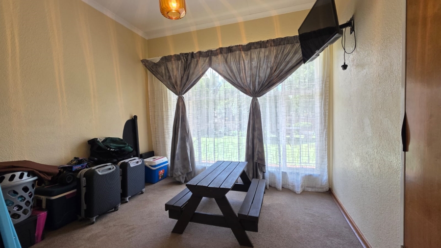 4 Bedroom Property for Sale in La Hoff North West